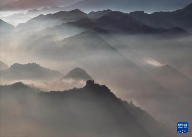 水墨長(cháng)城壯美畫卷