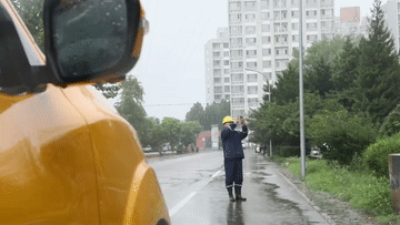 強降雨來襲 氣象專家教您這(zhè)樣(yàng)應對(duì)